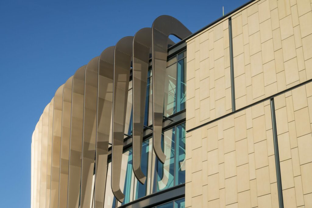 hudd uni corner scaled
